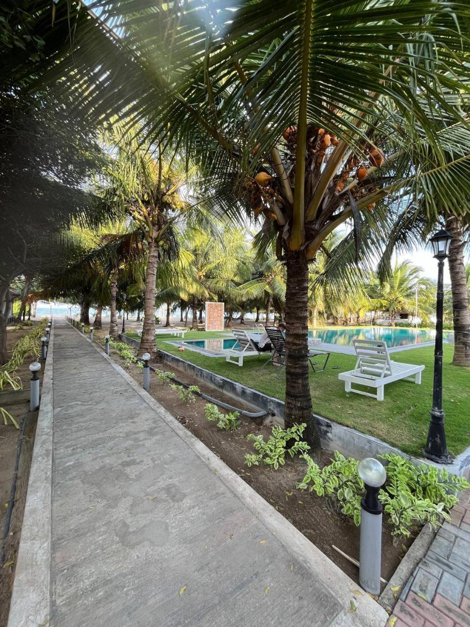 Nn Beach Resort & Spa Nilaveli Luaran gambar