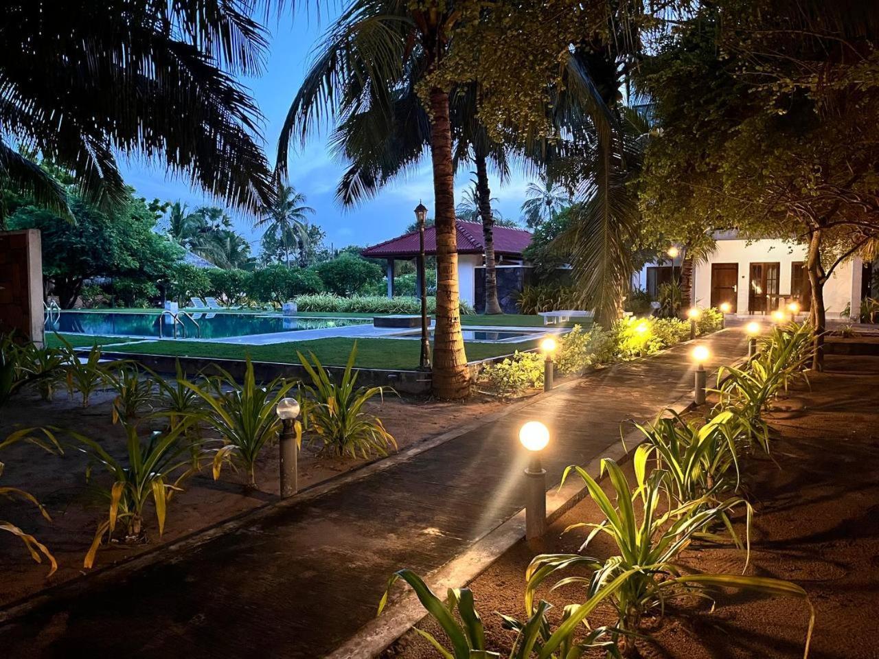 Nn Beach Resort & Spa Nilaveli Luaran gambar