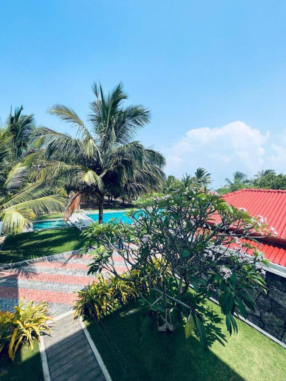 Nn Beach Resort & Spa Nilaveli Luaran gambar