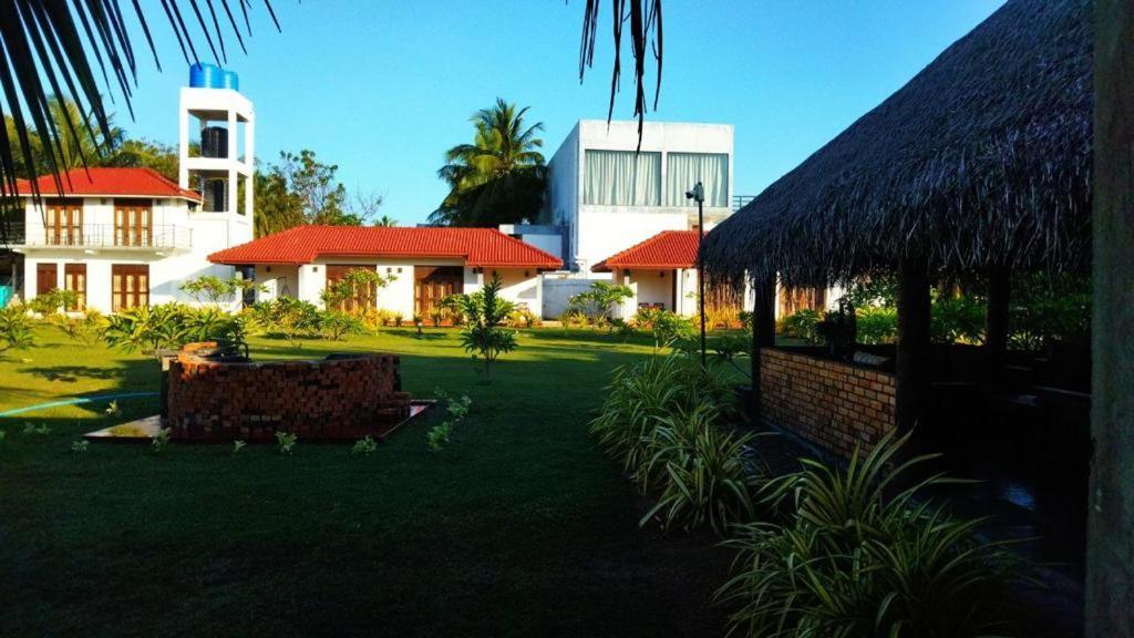 Nn Beach Resort & Spa Nilaveli Luaran gambar